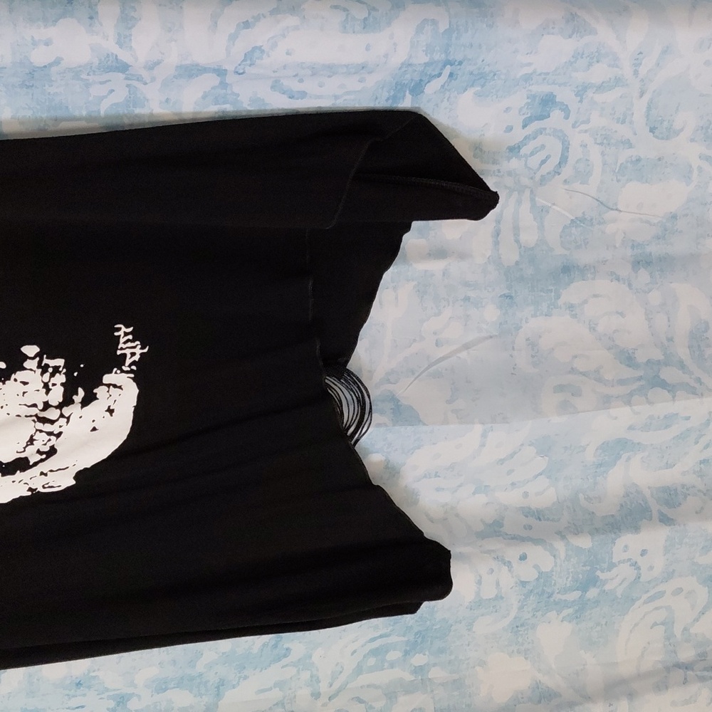 Black Skull Graphic Women's Top - Picture 3 of 6